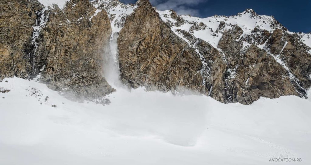 Small avalanche [Lamkhaga pass trek]