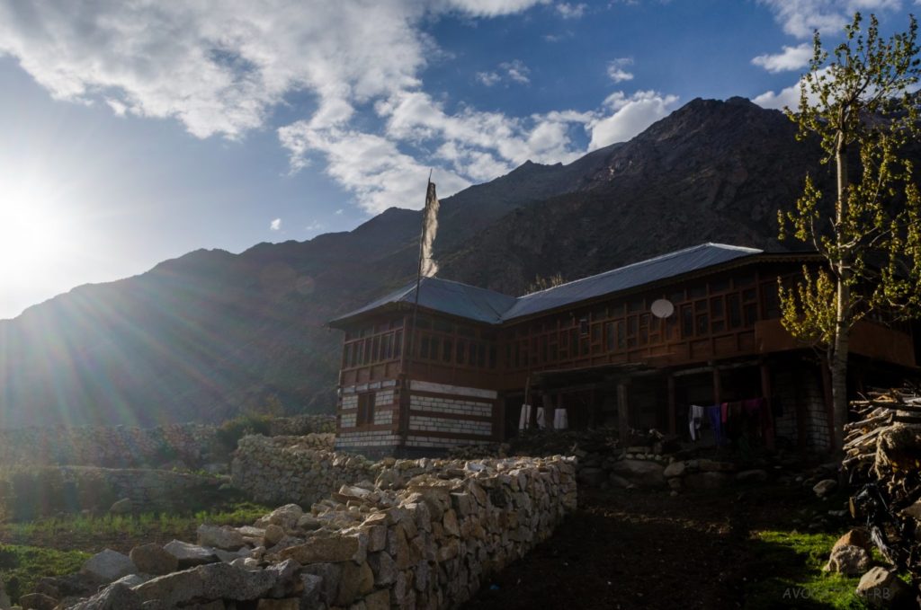 A home in the Himalaya [Lamkhaga pass trek expedition 2015]