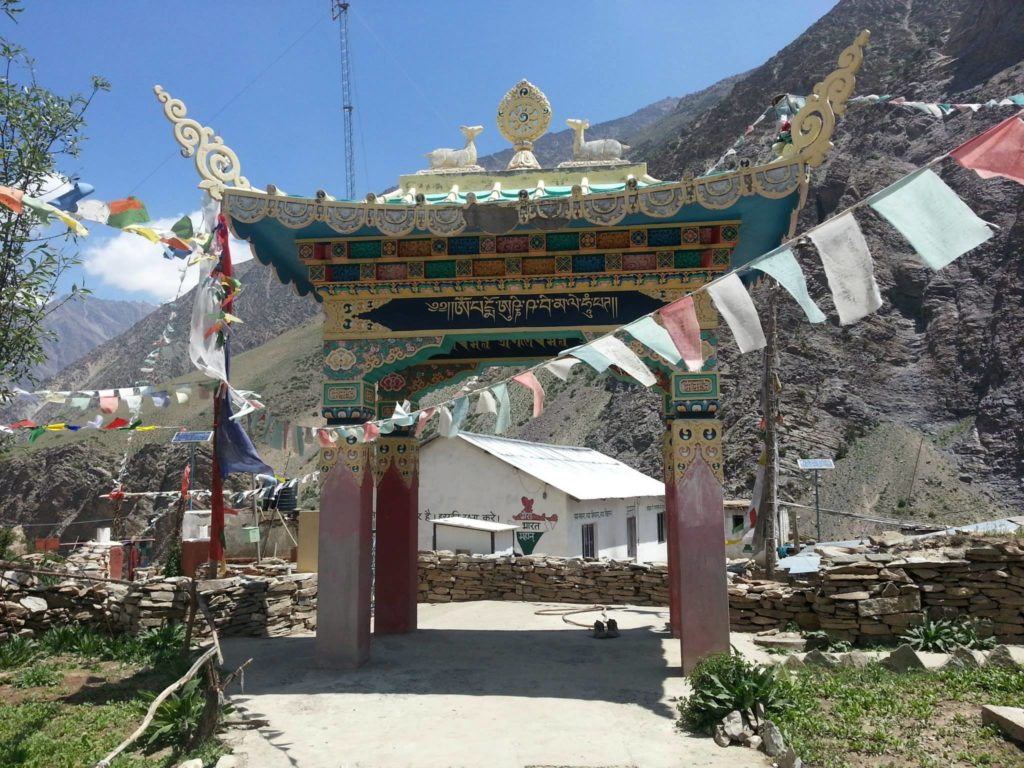 Rangrik Tungma monastery gate, Charang 
