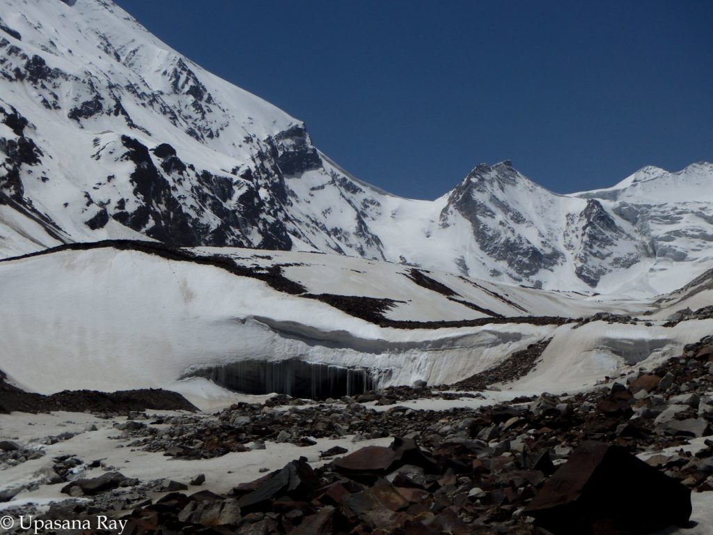 Baspa Glacier. Chotakhaga pass is visible in the background.