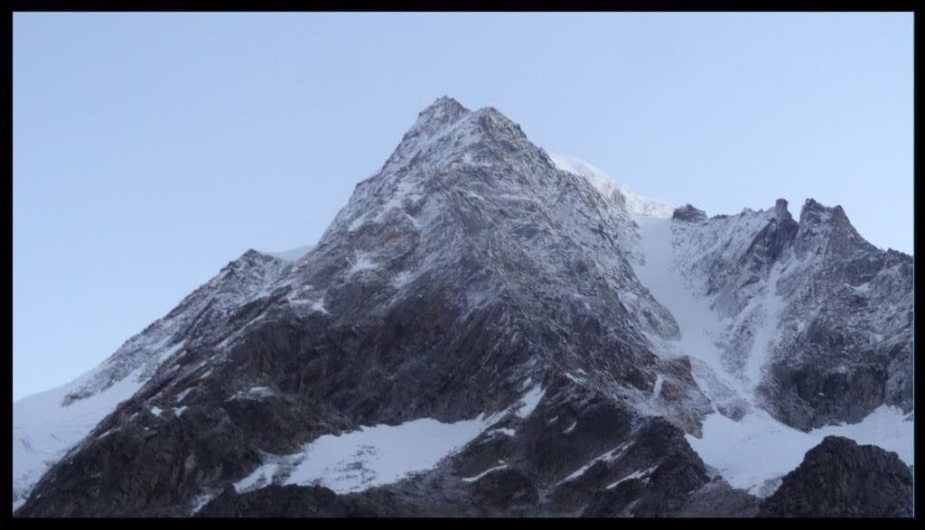 a-peak-of-Kinnaur-Garhwal-himalayan-range
