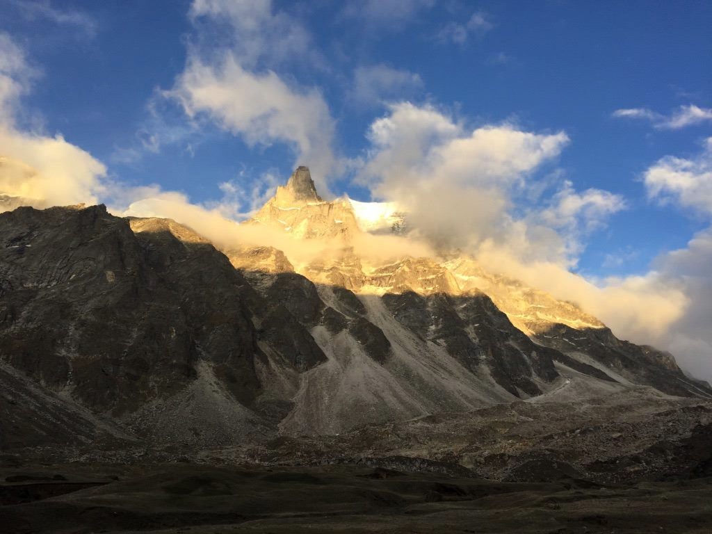 Manda range from Kedar Kharak campsite[Three passes trek : Audens-Mayali-Patangini Dhar]
