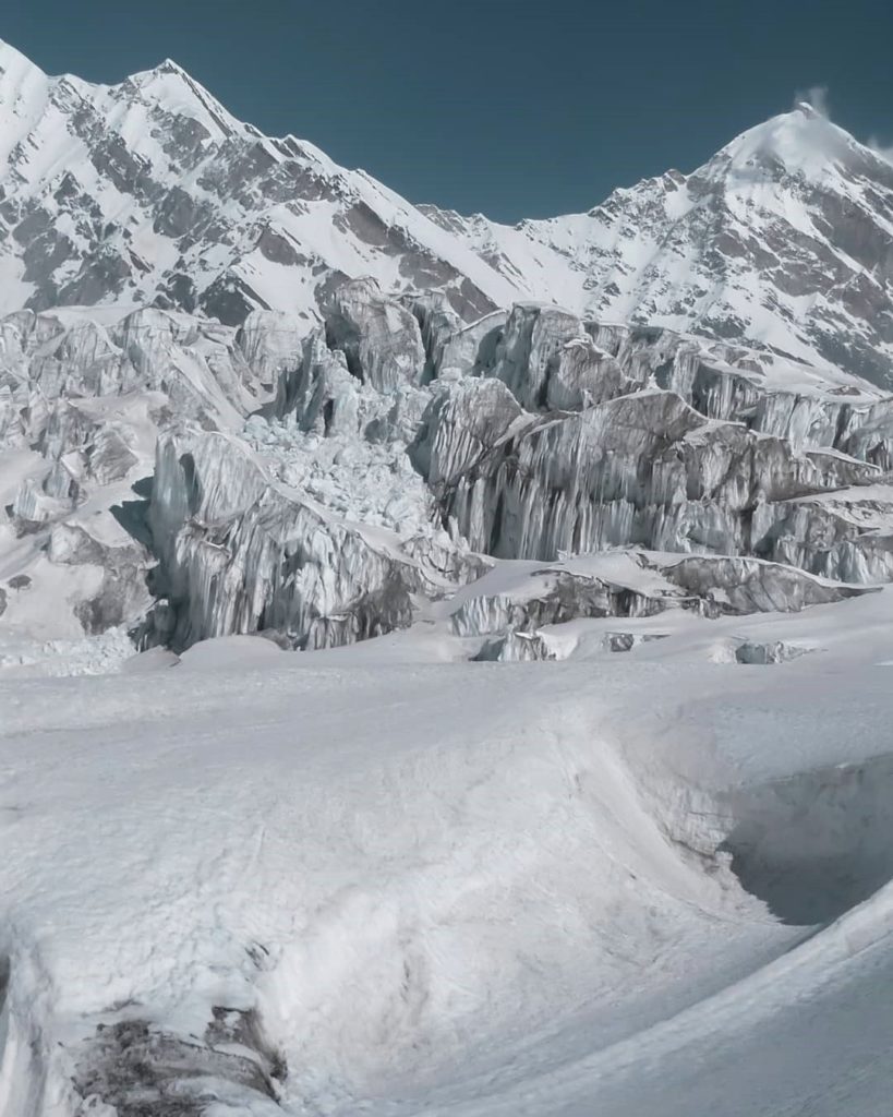 A large crevasse in Khatling glacier